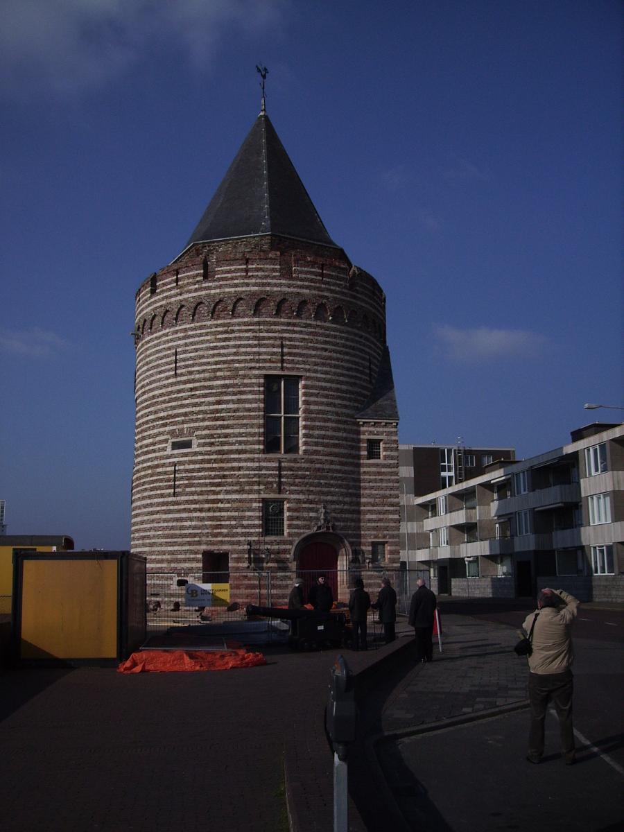 De bomvrije toren aan de boulevard in Vlissingen
