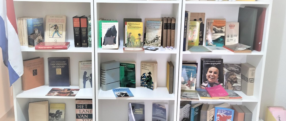 Boeken van A. den Doolaard op de expositie in Ohrid